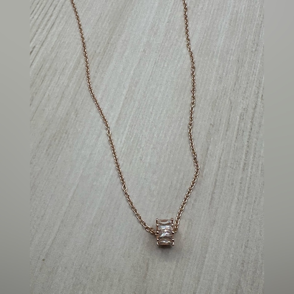 Brand New Rose Gold and Swarovski Crystal Elements Necklace